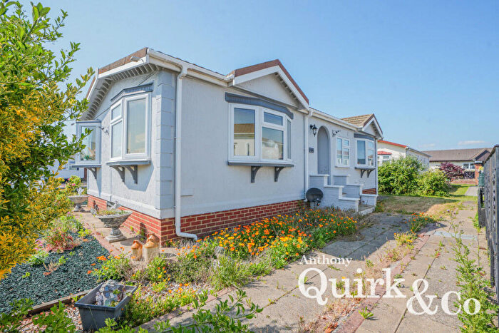 2 Bedroom Park Home For Sale In Creek Road, Canvey Island, SS8