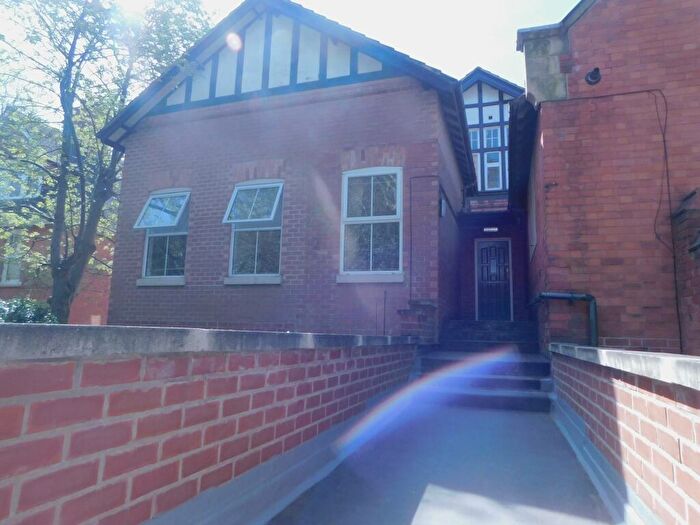 2 Bedroom Flat To Rent In Magdala Road, Nottingham, NG3