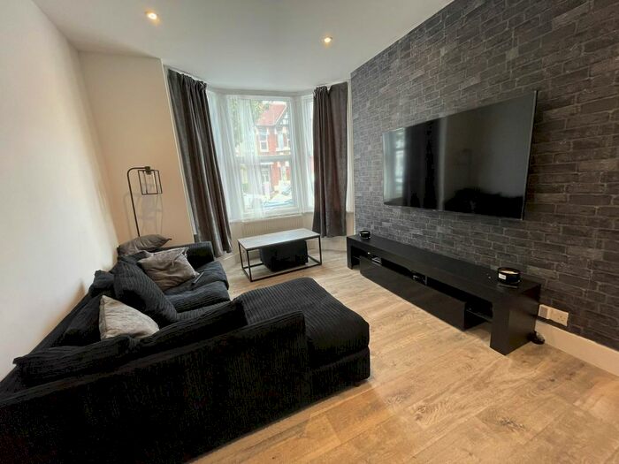 1 Bedroom Flat To Rent In Maybury Gardens, London, NW10