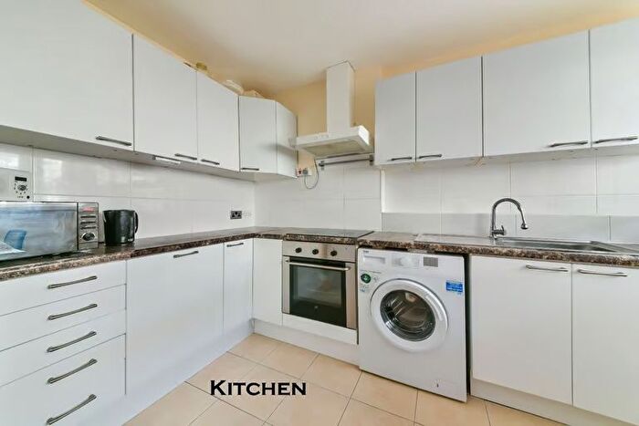 3 Bedroom Semi-Detached House To Rent In Phipps Bridge Road, Mitcham, CR4