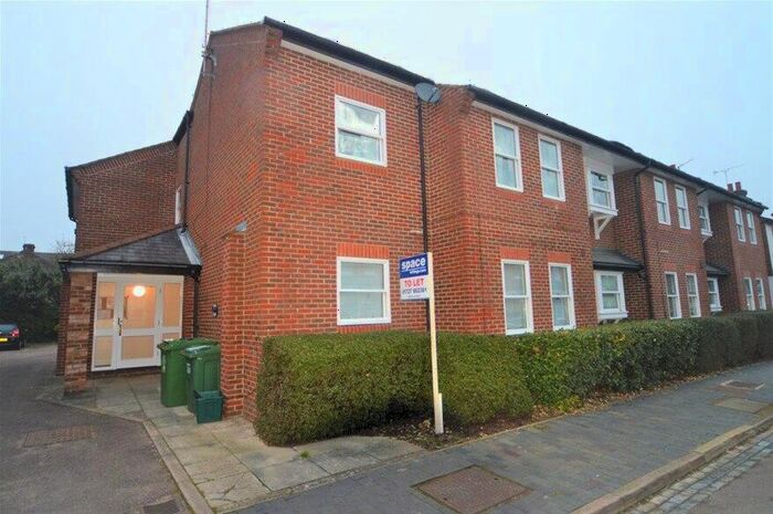 1 Bedroom Flat To Rent In Heath Road, St Albans, AL1