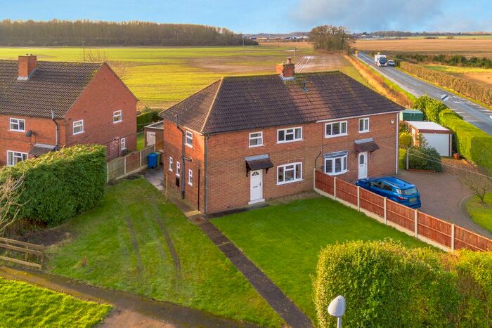 3 Bedroom Semi-Detached House For Sale In Wood View, Airmyn, East Riding Of Yorkshire, DN14