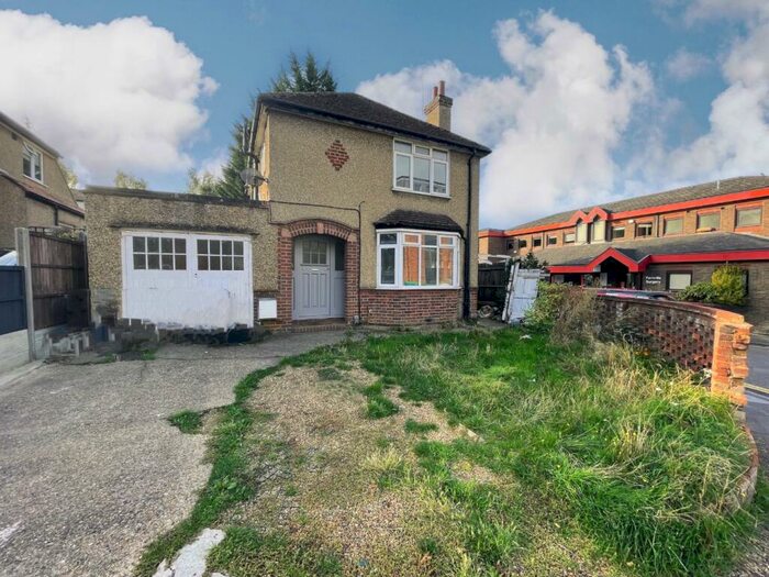 3 Bedroom Semi-Detached House To Rent In Fernville Lane, Hemel Hempstead, Hertfordshire, HP2