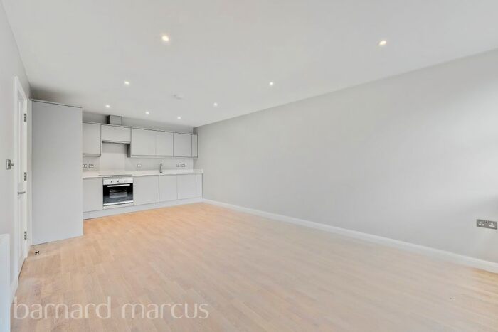 2 Bedroom Flat To Rent In Miles Road, Epsom, KT19