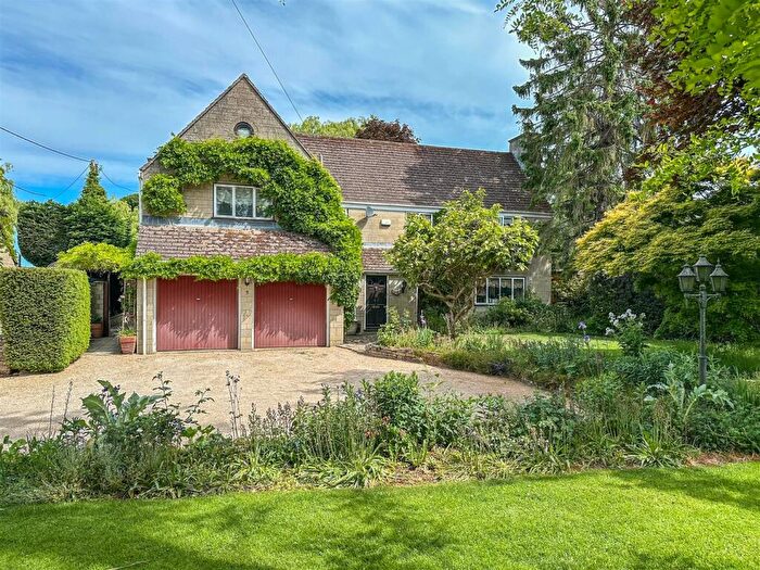 5 Bedroom Detached House For Sale In St. Johns Way, Charlton, SN16