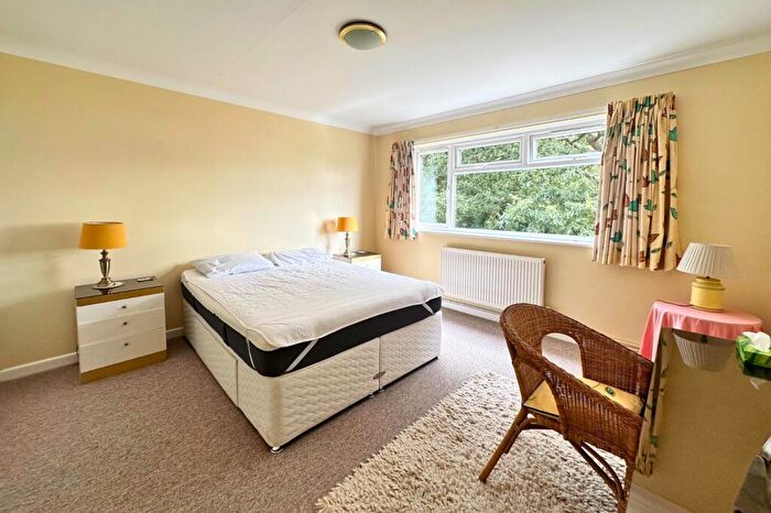 2 Bedroom Flat To Rent In Arundel Way, Highcliffe, Dorset., BH23