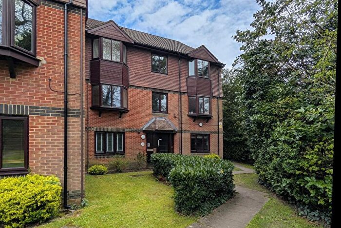 2 Bedroom Apartment To Rent In Woking, Surrey, GU21