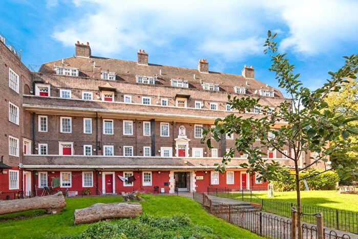 2 Bedroom Flat For Sale In Albion Avenue, London, SW8