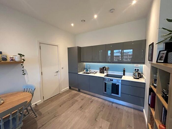 1 Bedroom Flat To Rent In Liongate House, Ladymead, Guildford, GU1