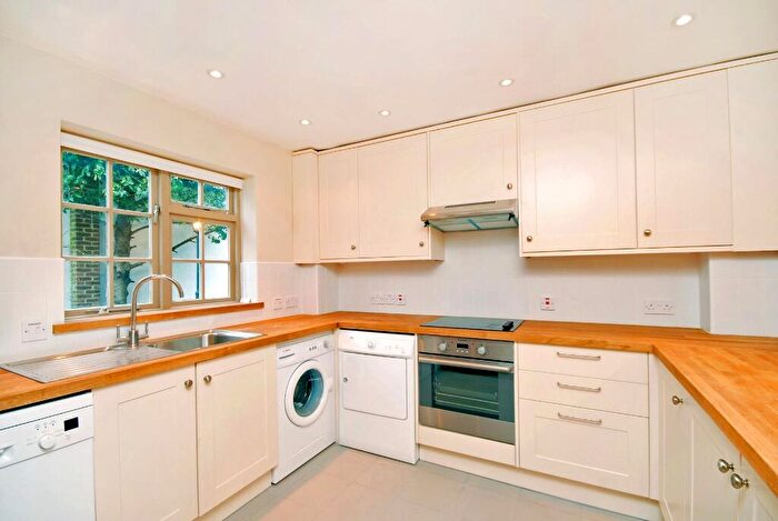 3 Bedroom Terraced House To Rent In Betjeman Mews, London, N5