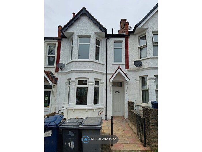 4 Bedroom Terraced House To Rent In Montagu Road, London, NW4