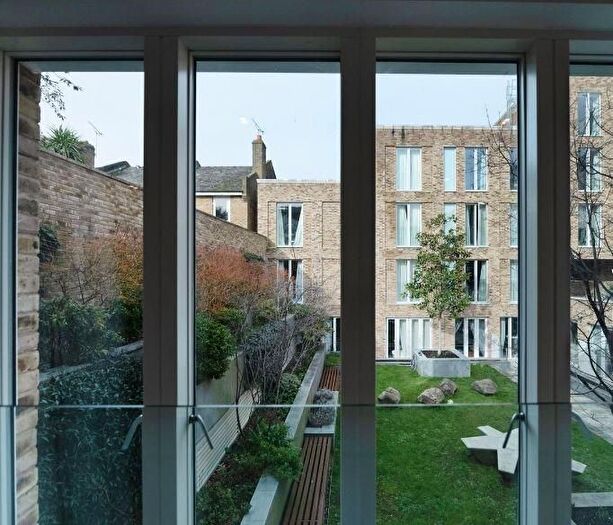 2 Bedroom Flat To Rent In Milson Road, London, W14