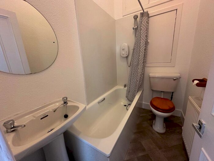 1 Bedroom Flat To Rent In Whitehall Mews, Whitehall Place, Aberdeen, AB25