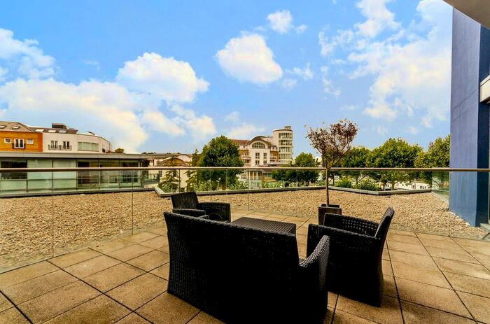 2 Bedroom Flat To Rent In Eastfield Avenue, Putney, London, SW18