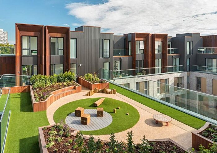 2 Bedroom Flat For Sale In Rochester Place, Camden, London, NW1