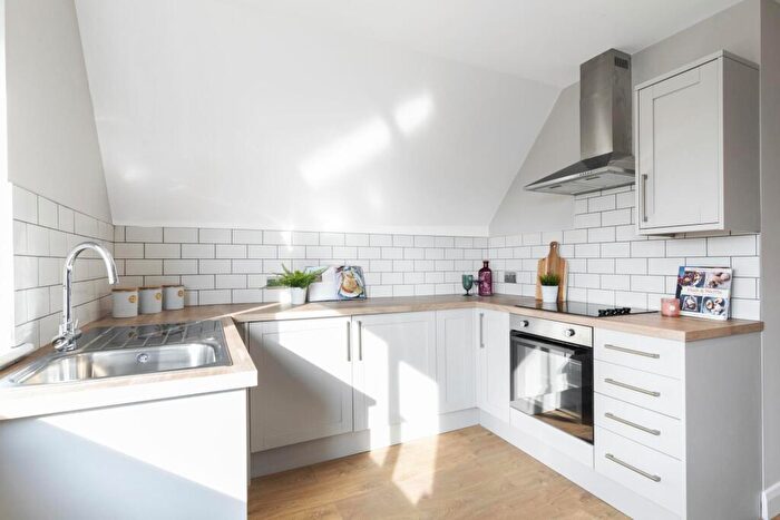 1 Bedroom Flat To Rent In Lidgett Lane, Leeds, LS17