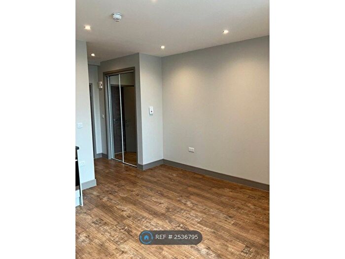 Studio To Rent In Week Street, Maidstone, ME14