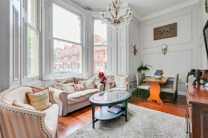 2 Bedroom Flat To Rent In Earls Court Square, Earls Court, SW5