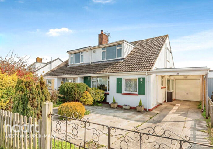 4 Bedroom Chalet For Sale In Garsdale Road, Weston-Super-Mare, BS22