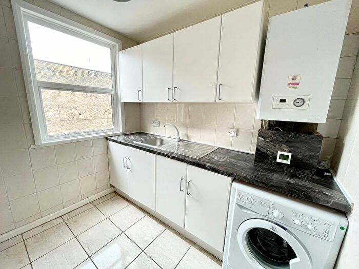 3 Bedroom Flat To Rent In Homerton High Street, London, E9
