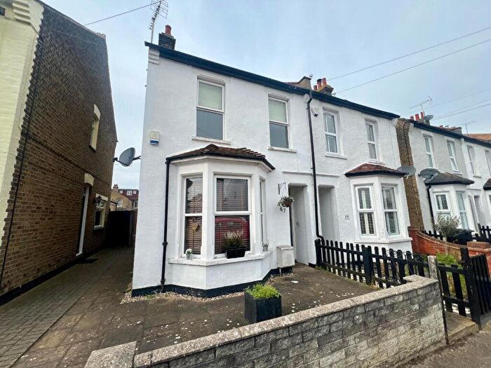 2 Bedroom Semi-Detached House To Rent In Leighville Grove, Leigh-On-Sea, SS9