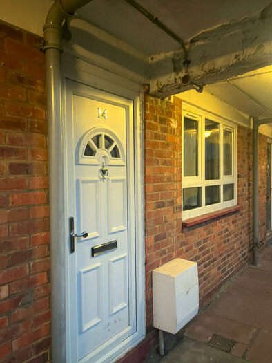 2 Bedroom Flat To Rent In Howard Road, Barking, Essex, IG11