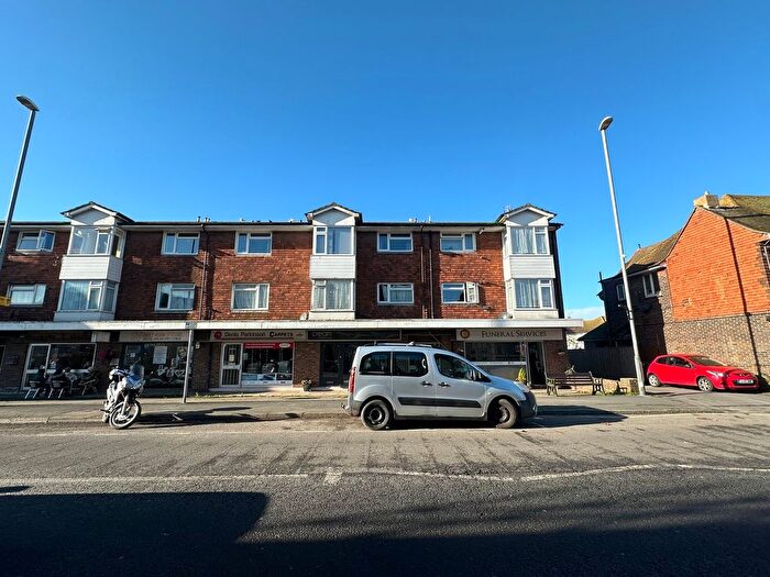 2 Bedroom Flat For Sale In Cooden Sea Road, Bexhill-On-Sea, TN39