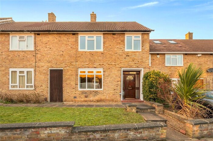 3 Bedroom Property To Rent In Pullman Gardens, London, SW15