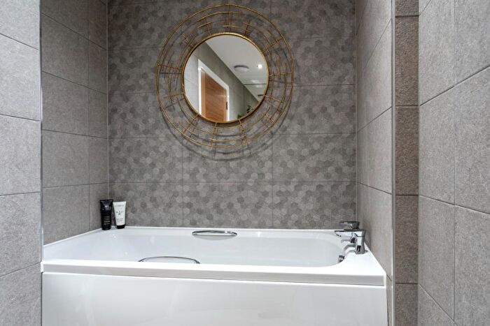 4 Bedroom Detached House For Sale In Oatslie Road, Auchendinny, Penicuik, Midlothian, EH26
