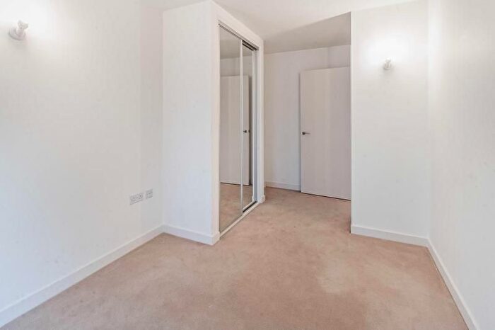 1 Bedroom Flat For Sale In Cardinal Building, Station Approach, Hayes, UB3