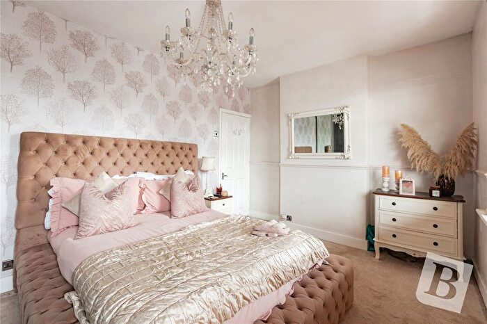 2 Bedroom Semi-Detached House For Sale In Cross Road, Mawneys, Romford, RM7