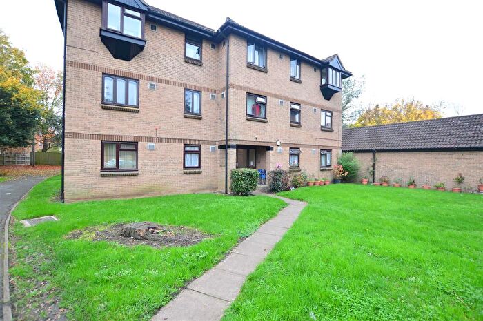 1 Bedroom Flat To Rent In Vicarage Way, Colnbrook, Slough, SL3
