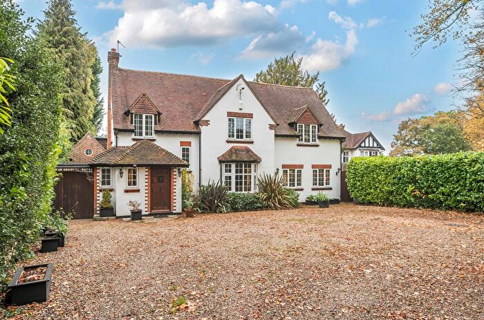 5 Bedroom Detached House For Sale In The Drive, Banstead, SM7