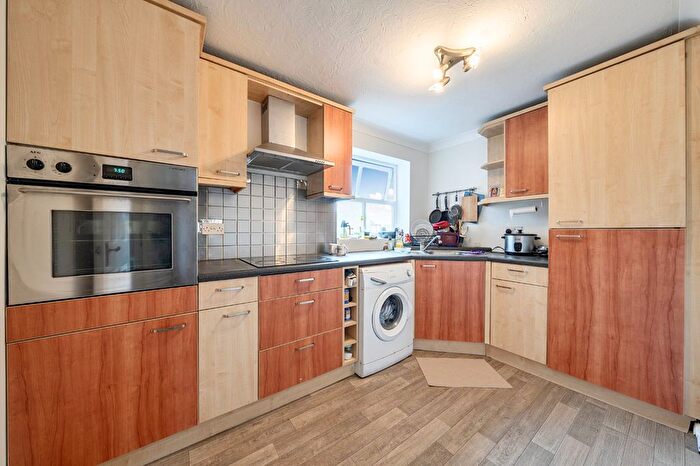 2 Bedroom Flat To Rent In Appleton Square, Mitcham, CR4