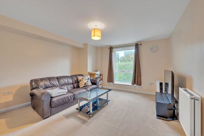 1 Bedroom Flat For Sale In Edison Court, Franklin Avenue, Watford, WD18