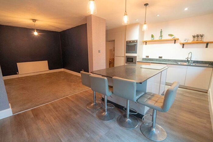 3 Bedroom Semi-Detached House For Sale In Woodford Green Road, Birmingham, B28