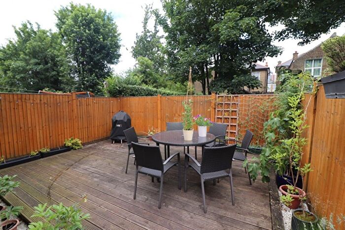 2 Bedroom Flat To Rent In George Lane, London, SE13