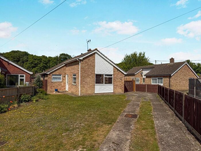 2 Bedroom Detached Bungalow For Sale In St. Peters Walk, Hockwold, IP26