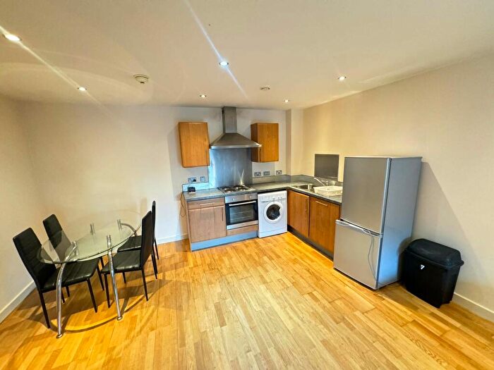 2 Bedroom Flat To Rent In The Reach, Leeds Street, L3