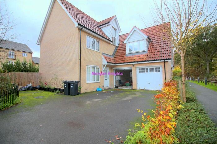 6 Bedroom Detached House To Rent In Olive Grove, Chigwell, IG7