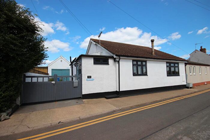 2 Bedroom Detached Bungalow For Sale In Cliff Lane, Mappleton, HU18