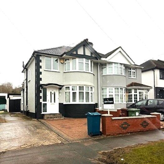 3 Bedroom Semi-Detached House To Rent In Somervell Road, Harrow, HA2