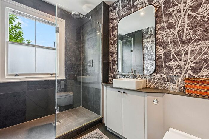 4 Bedroom Property To Rent In Ashchurch Terrace, Ravenscourt Park, W12