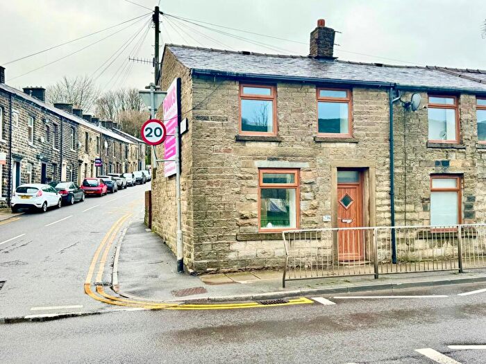 2 Bedroom End Of Terrace House To Rent In Bacup Road, Rossendale, Lancashire, BB4