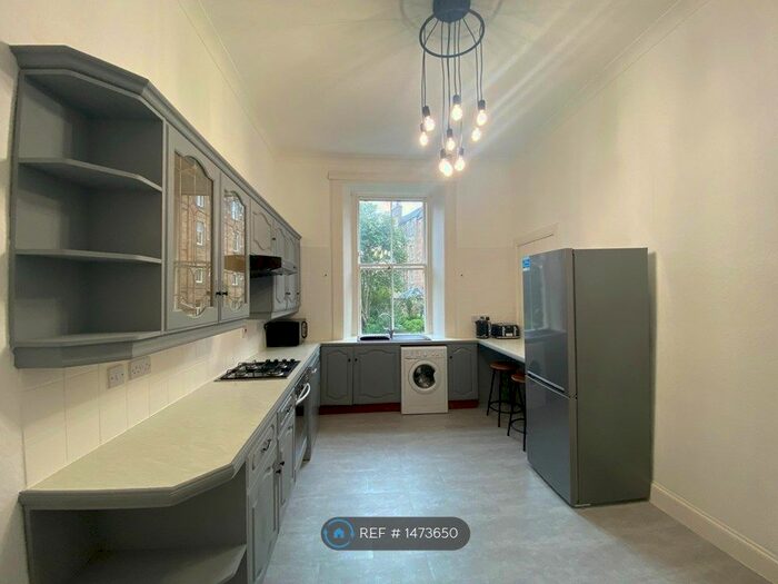 4 Bedroom Flat To Rent In Warrender Park Road, Edinburgh, EH9