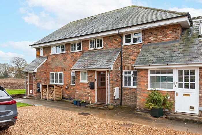 4 Bedroom Terraced House For Sale In Darley Hall, Luton, LU2