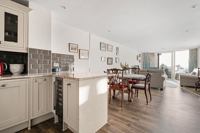 2 Bedroom Apartment For Sale In Sea Road, Carlyon Bay, PL25