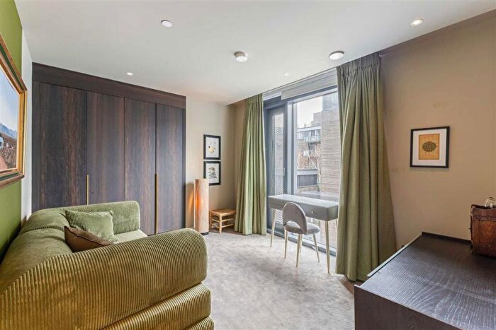 3 Bedroom Flat For Sale In Jasper Walk, Old Street, N1 - Photo 8