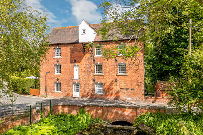 6 Bedroom Detached House For Sale In Kirklington Mill, Kirklington, Newark, NG22