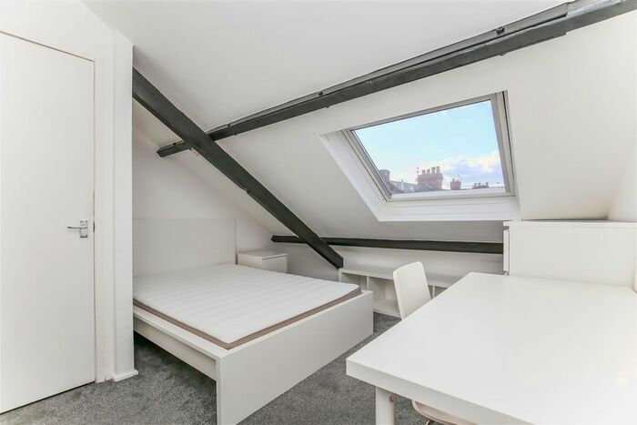 5 Bedroom Terraced House To Rent In Chillingham Road, Heaton, Newcastle Upon Tyne, NE6